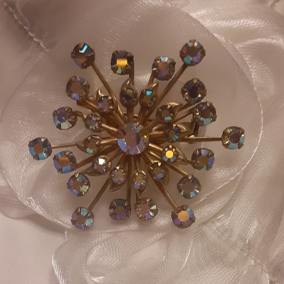 Vintage Rainbow Multicolor Aurora Borealis Starburst Snowflake Cluster Brooch - Picture 10 of 11